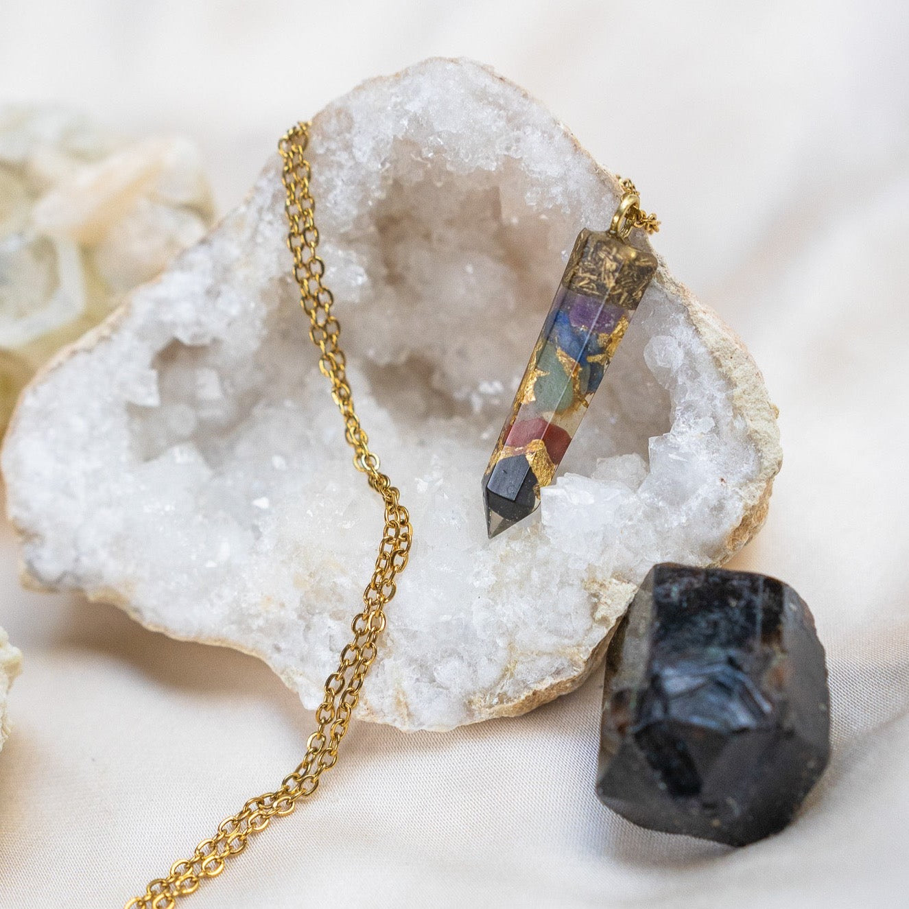 Rainbow Chakra Crystal Pendant Necklace, Healing Stone Pendulum Tower  Point, Chakra Pendulum Pendant Necklace, 7 Chakra Pendant Necklace 